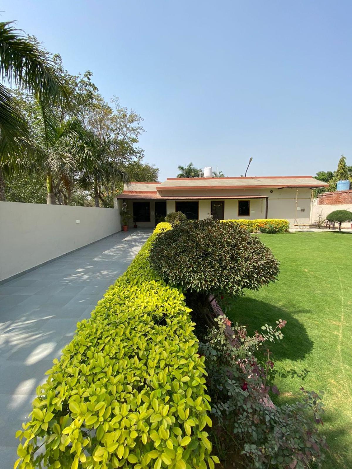 Zuri Holiday Home Greater Noida Exterior foto